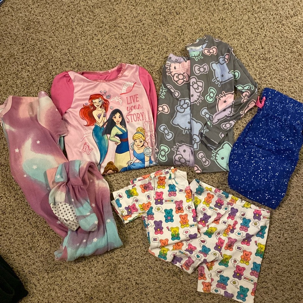 Girls pajamas sizes 6-8